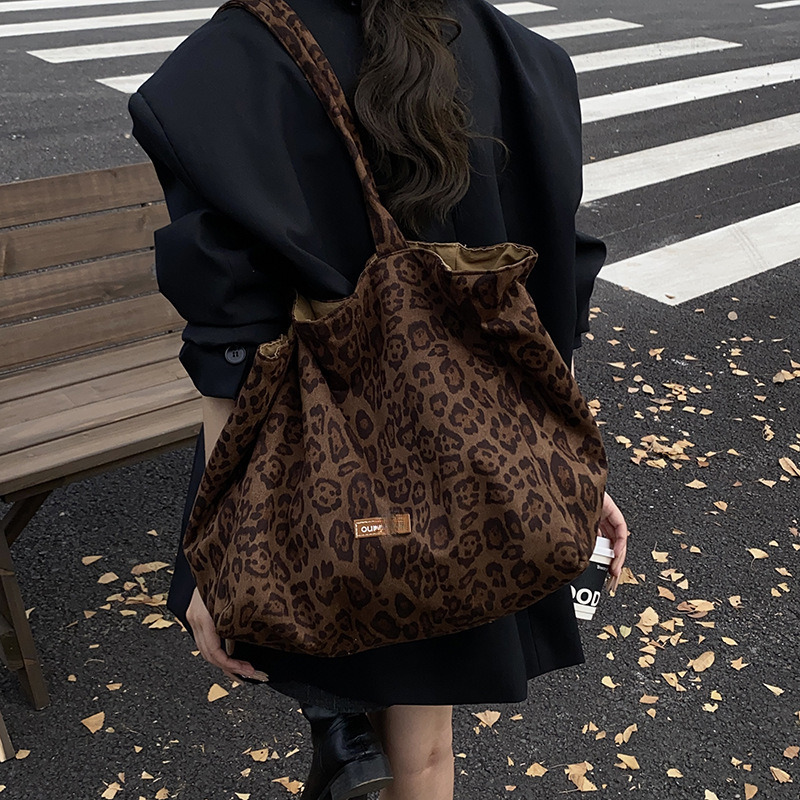 Ladies casual large capacity armpit bag autumn new suede handbag shoulder crossbody bag designer bag ladies Luxury bag shoulder bag Designer Bag