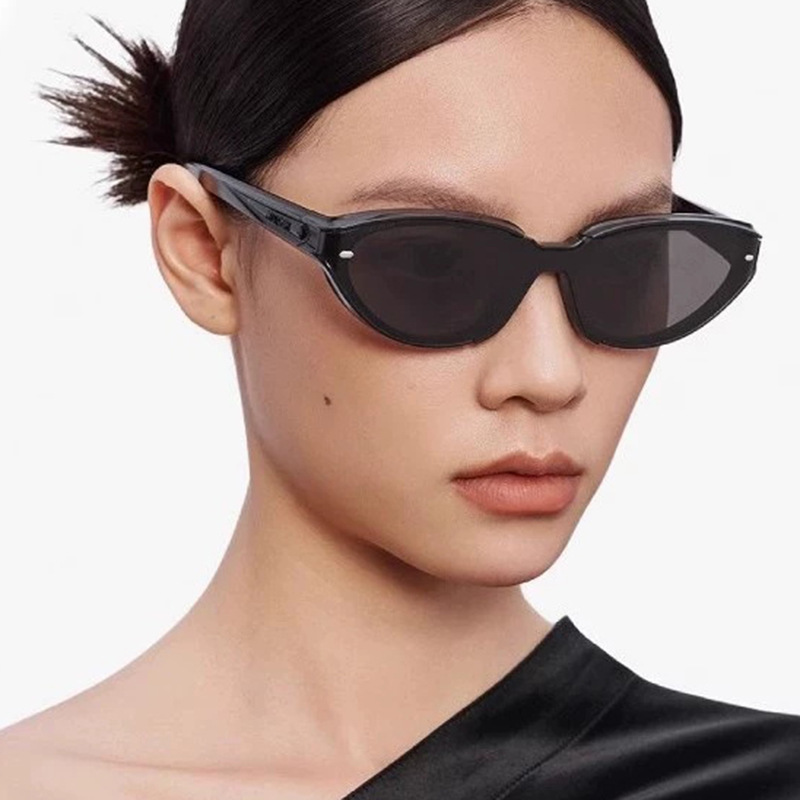 2025 New Cat Eye Sunglasses for Women Men Stylish UV Protection Sun Glasses Trendy Photo Ready Eye wear