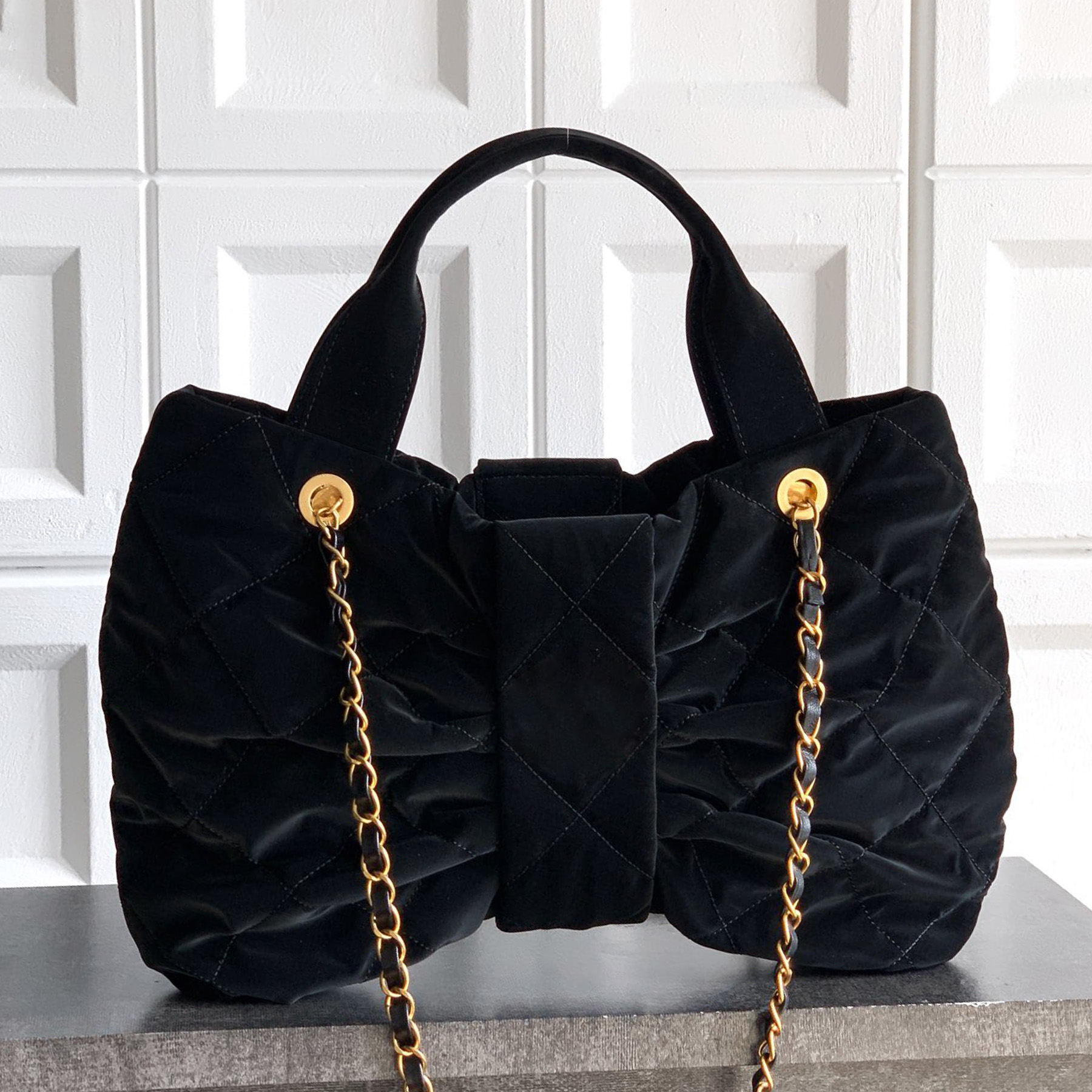 New 10A Maxi Bow Bag Luxury Designer Velvet Nylon Golden Hardware Shoulder Bag Zipper Closure Handbag Fashion Women Casual Shopping Clutch Bag Purse