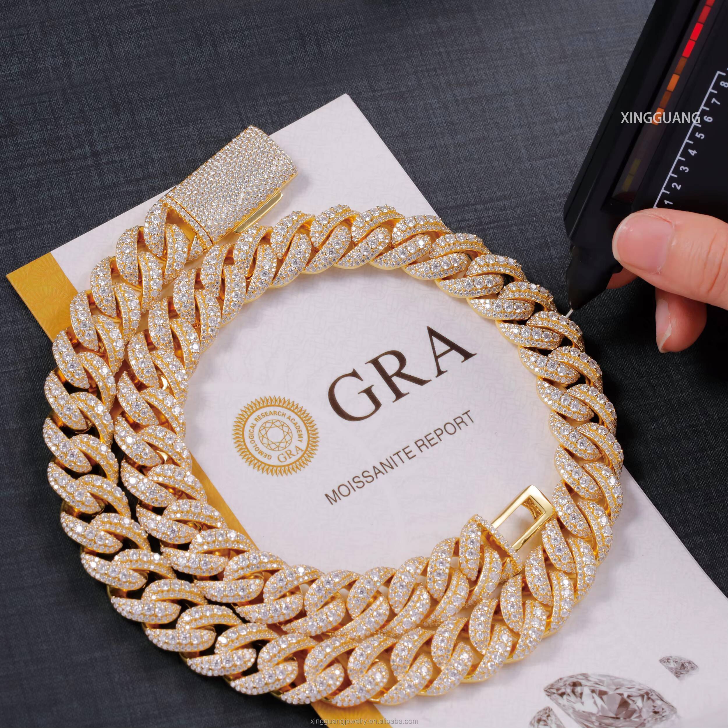 Hip Hop 14 16 18MM Full Iced Out Large Moissanite in the Middle Chain S925 18K Gold Plated VVS Diamond Cuban Link Chain Necklace