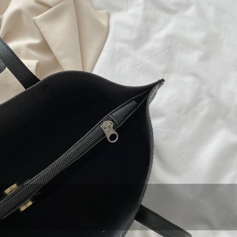 Trend Retro Solid Color PU Leather Underarm Bag Simple Women Large Capacity Bag Shopping Travel Elegant Unisex Tote Bags 250929