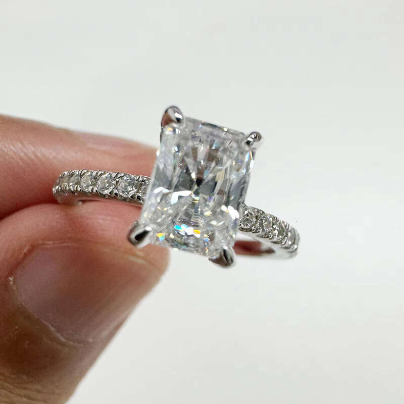 Luxury Wedding 1ct 2ct Silver White Gold Plated Oval/Radiant Cut VVS Lab Grown Female Moissanite Engagement Ring
