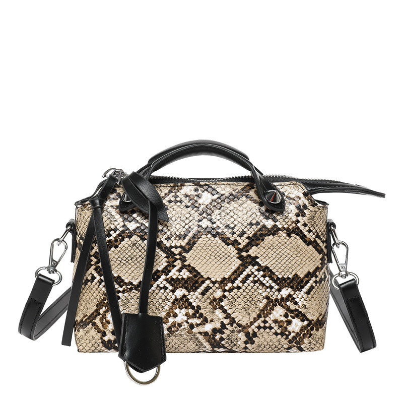 Trendy and charming design women's handbag new autumn and winter retro luxury bag snake skin texture niche shoulder bag designer bag