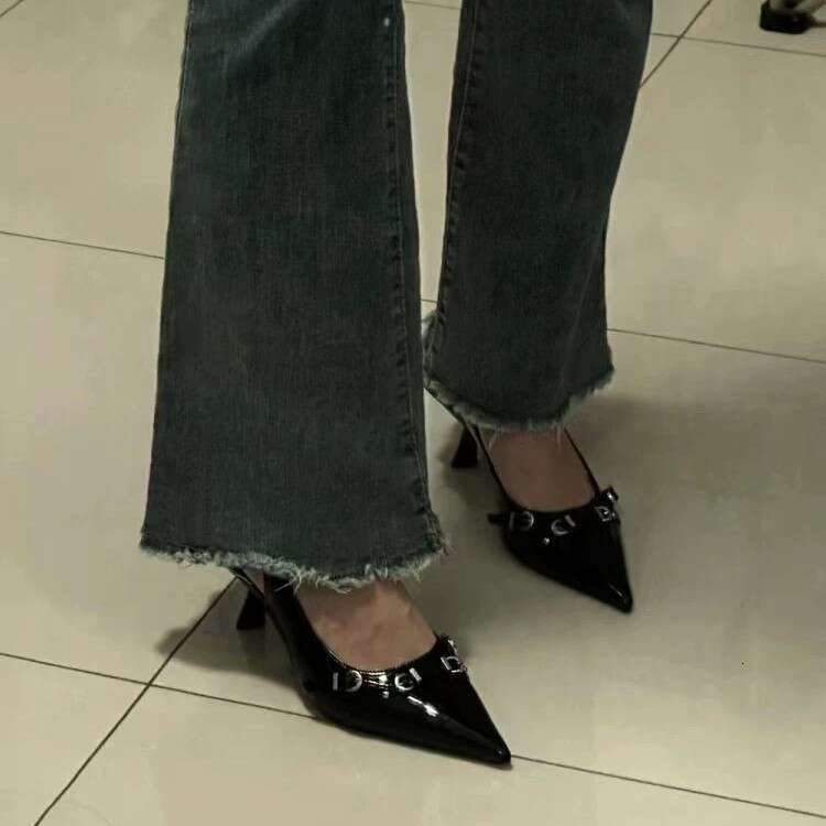 35-42 Plus Size 2025 New Pointed Kitten heel Closed Toe Sandals for Women British Style One-Strap High heels Women's Shoes