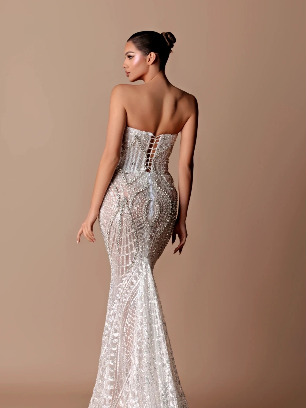 Luxury Strapless Wedding Dresses Rhinestone Bridal Gowns Sequins Illusion Sleeveless Mermaid Sweep Train Customized Vestidos De Novia Plus Size