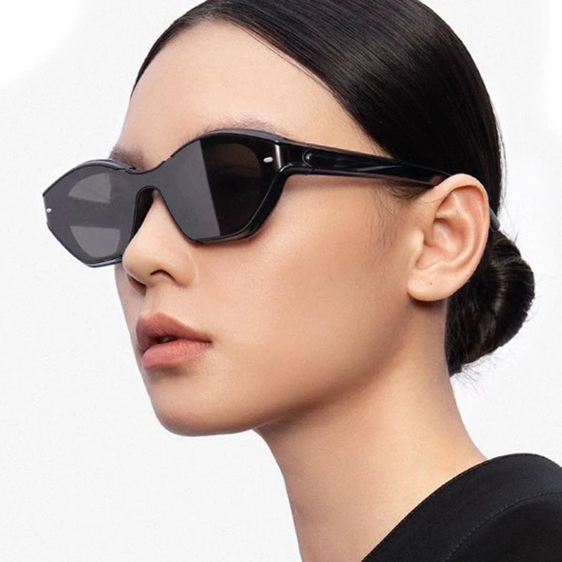 2025 New Cat Eye Sunglasses for Women Men Stylish UV Protection Sun Glasses Trendy Photo Ready Eye wear