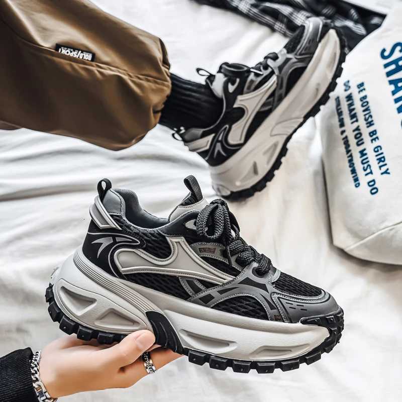 Mens Sports Shoes Fashionable and Casual Mens Thick Soled Sports Shoes Street Style Easy To Match Z250930