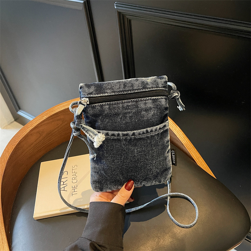 Leisure mini luxury bag, women's new denim bag, Korean version, autumn and winter retro, niche art crossbody bag, designer bag