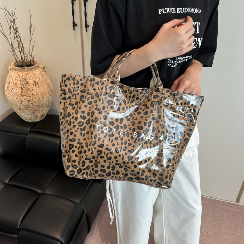 2025 women's new leopard print design handbag for autumn and winter versatile fashion luxury bag niche design large capacity tote bag designer ba