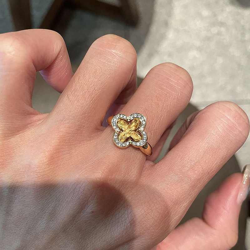 New Chinese Style Ancient Brushed Vine Four-Leaf Flower Gold Full Diamond Sparkling Ring for Women