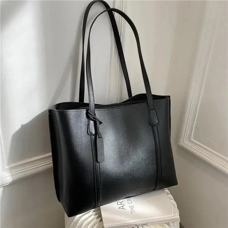 Trend Retro Solid Color PU Leather Underarm Bag Simple Women Large Capacity Bag Shopping Travel Elegant Unisex Tote Bags 250929