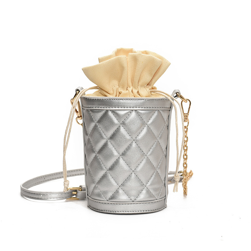 Women's mini handbag with diamond grid texture, solid color drawstring, pleated luxury bag, autumn and winter new fashion bucket bag, designer ba
