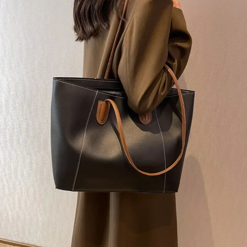 Selling Light Sewing Thread Pu Zipper Womens Handbag Fashionable Womens Commuting Shoulder Bag Tote Bag 250929
