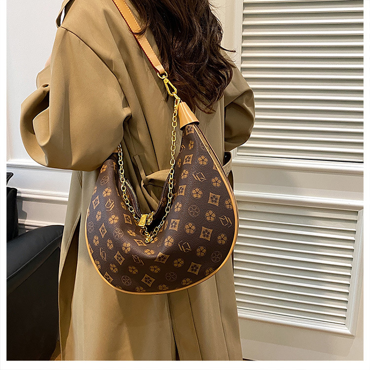 Free shipping Designer Patterned Hobo Bag with Chain Detail & Adjustable Strap Fashion Stylish Versatile Trendy Women's Handbag