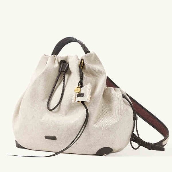 Designer women's backpack 2025 new multifunctional leisure niche commuting computer bag