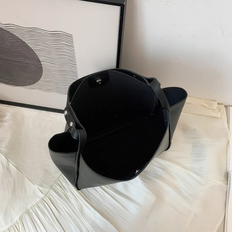 Simple Women Bucket Shoulder Bags Solid Color Handbags Retro Large Capacity Tote Bags Large Capacity Pu Leather Bags 2025 250929