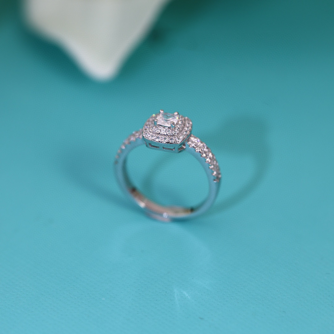 Classic Designer Ring Womens Moissanite Fashion Couple Ring Gold Engagement Party Gift Simple High Quality Jewelry with Gift Box