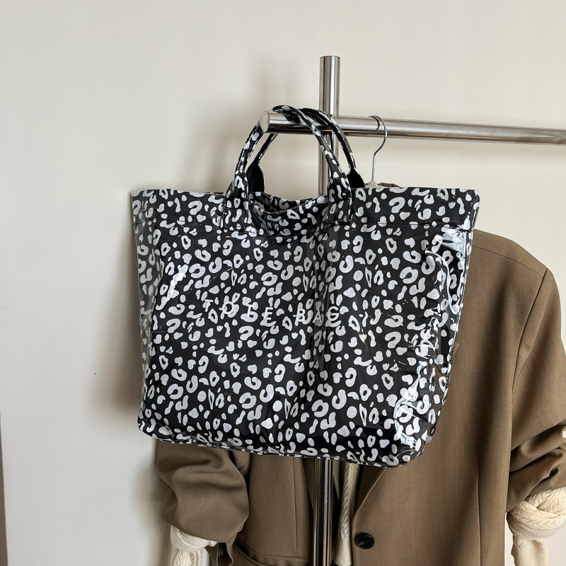 2025 women's new leopard print design handbag for autumn and winter versatile fashion luxury bag niche design large capacity tote bag designer ba