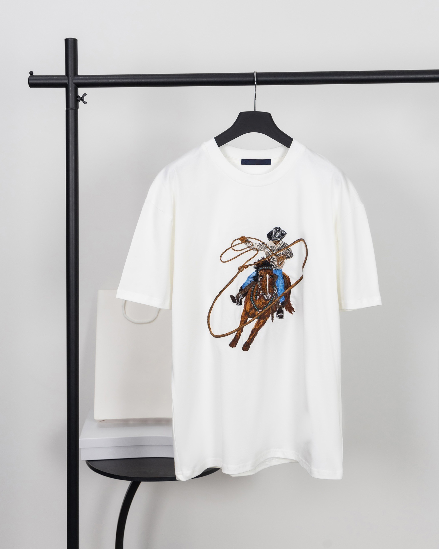 2025 New American Men's T-Shirts Designer Plus T Shirt Fashionable Embroidered letter Printed Round Neck Short Sleeved essential Tees Mens Oversized Short Sleeve