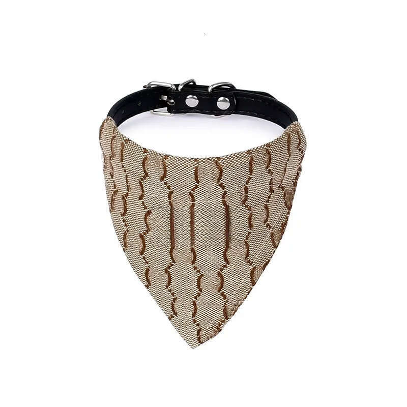 2025 new Pet Bandanas Puppy Scarf Neckchief with Adjustable Buckle Cat Decoration Designer PU Leather Dog Collar for Small and Medium Dogs K