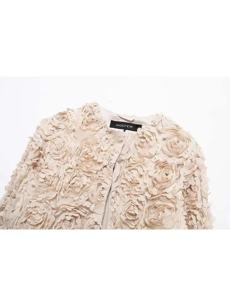 2025 Autumn Women Jacket Short Casual Textured Flower Elegant Fashion Long Sleeve Streetwear Outerwear 250930