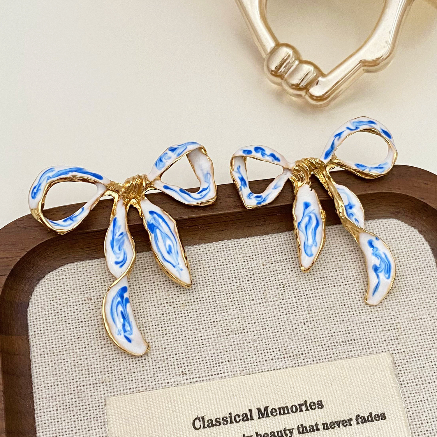 National Style Elegant Fresh Simple Handmade Oil Drop Bowknot Exaggerated Blue and White Porcelain Color Painted Earrings for Women
