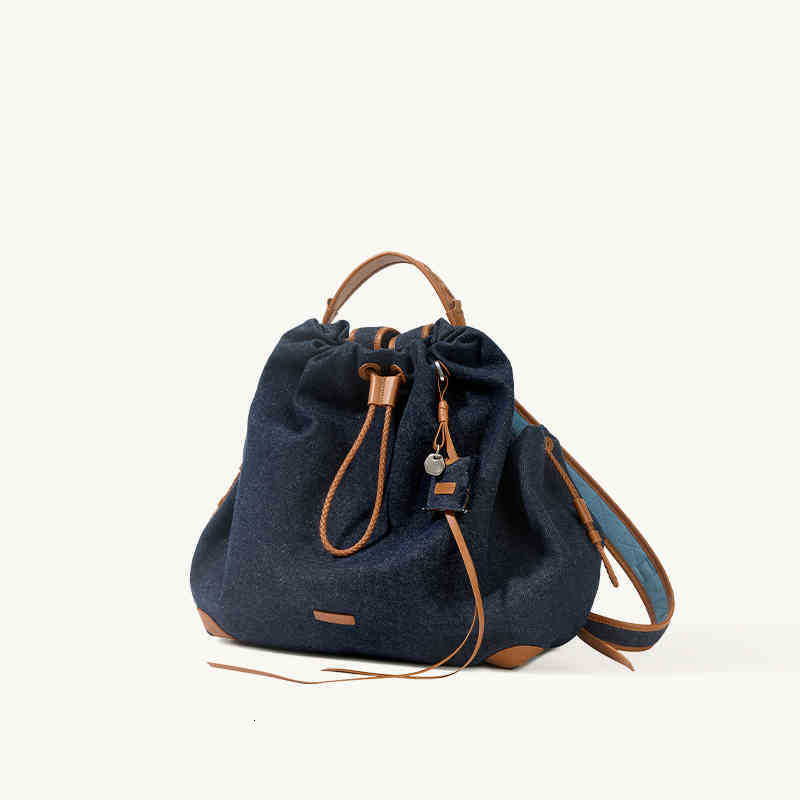 Designer women's backpack 2025 new multifunctional leisure niche commuting computer bag