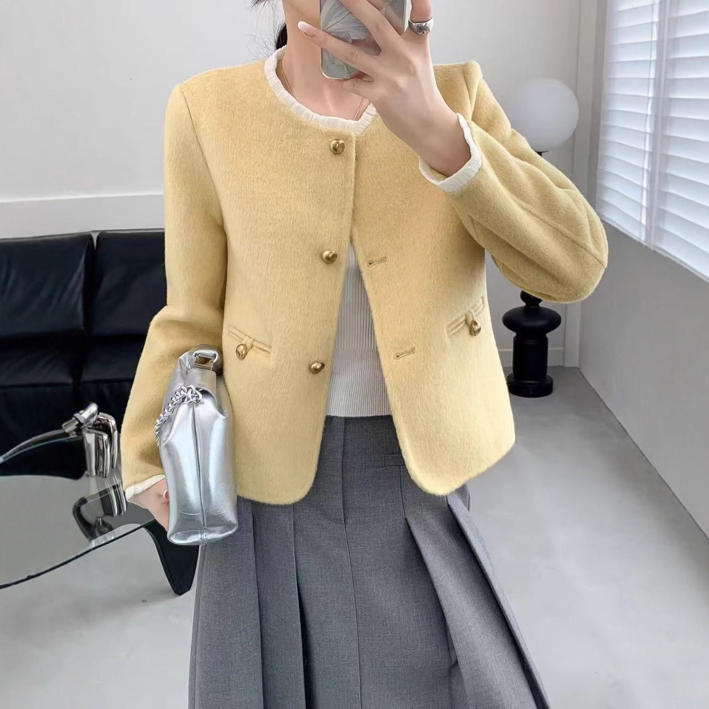 2025 autumn and winter coarse wool short jacket new double-sided wool women's short elegant Korean designer jacket round neck luxury wool jacket 