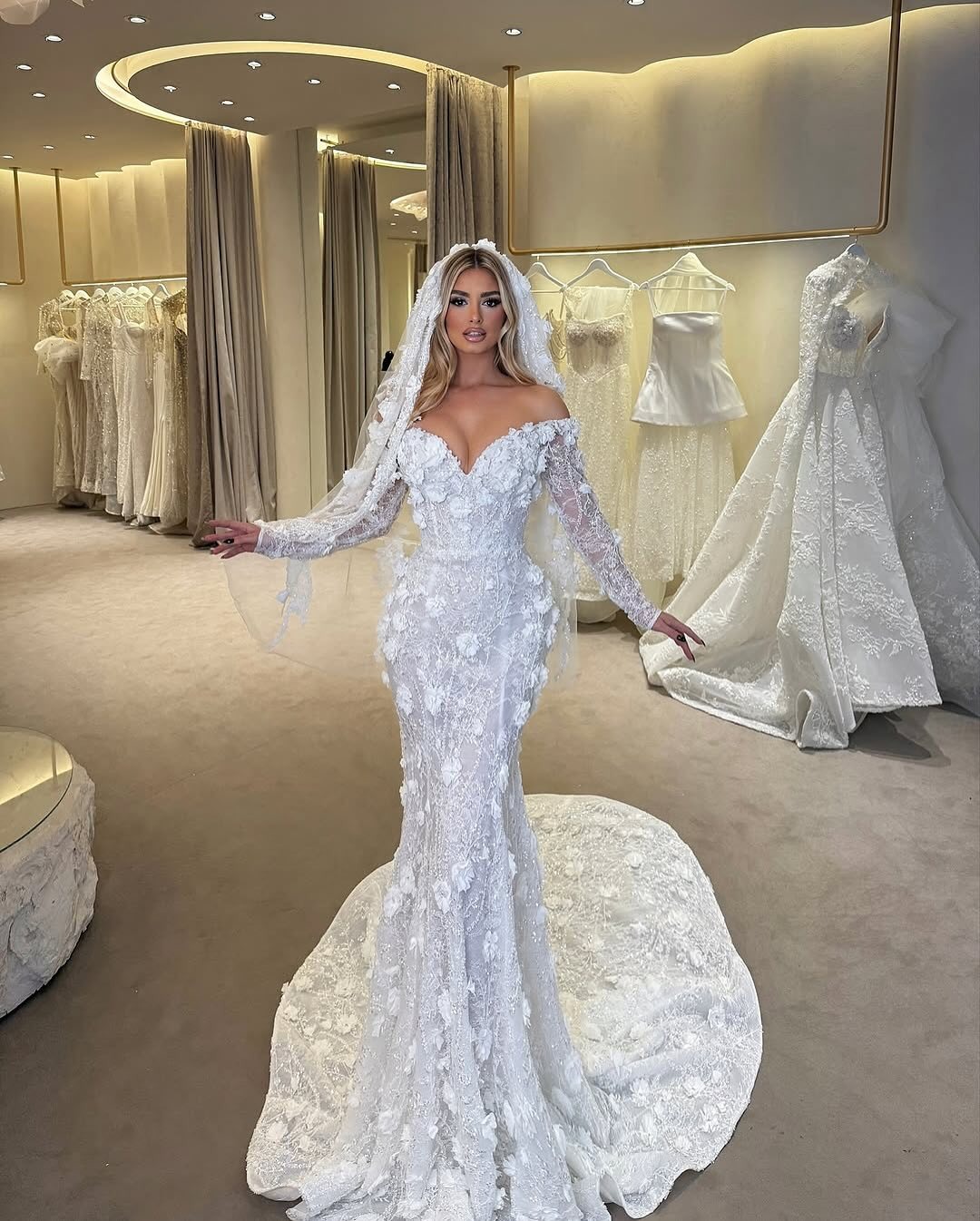 Elegant 3D Flowers Wedding Dresses Appliques Pearls Bridal Gowns Off Shoulder Sequins Mermaid Customized Long Sleeves Vestidos De Novia Plus Size