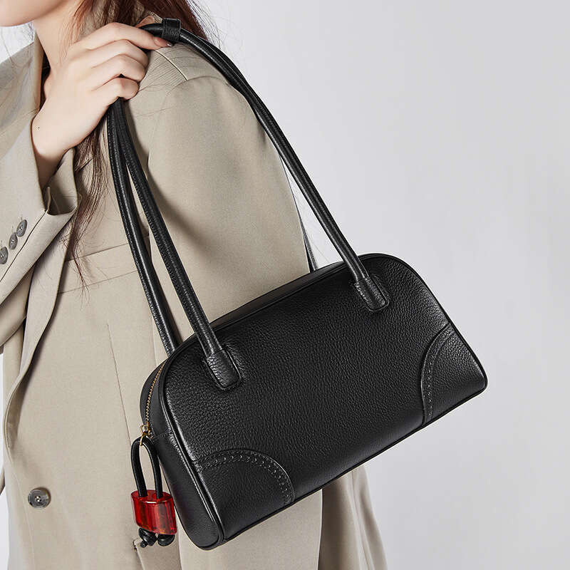 Luxury bag Vintage for Women Niche Design Handbag Large Capacity Shoulder Underarm Bag Cowhide Commuter Bowling