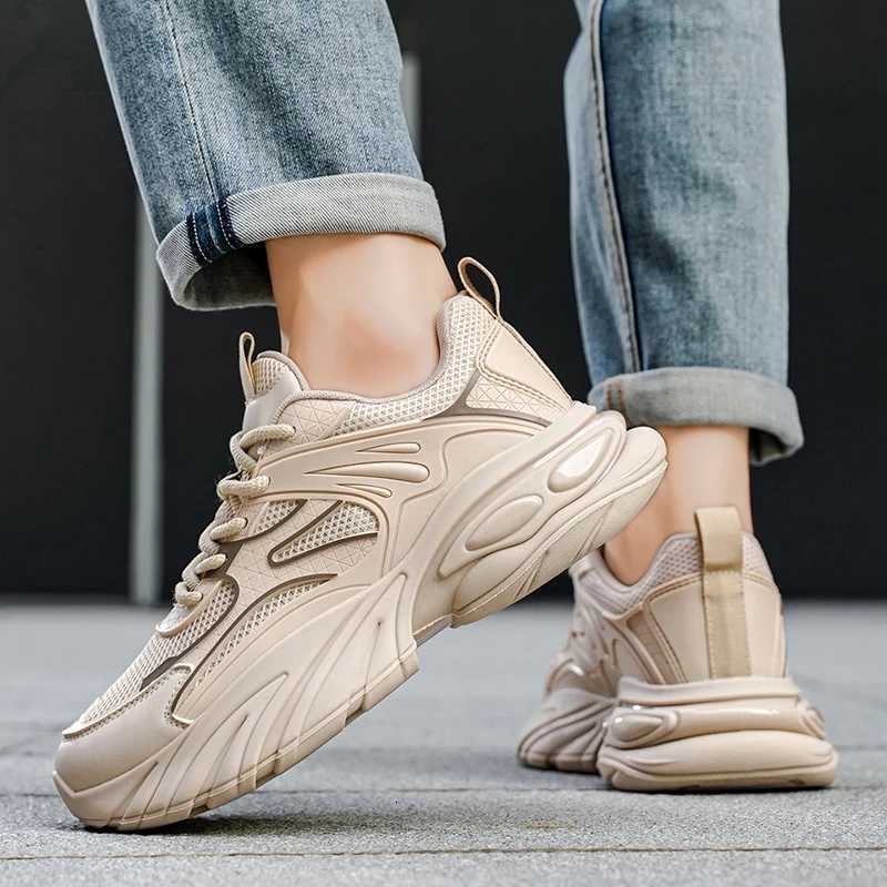Mens light breathable casual sports shoes four seasons new soft sole antislip fashion outdoor running shoes students sneakers Z250930