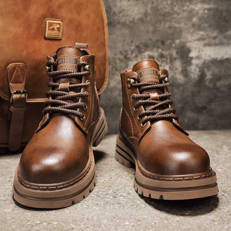 Mens LaceUp Shoes Winter Classic Mens High Top Boots Man Korean Version Casual Shoes Male Leather Fashion Boots 250930