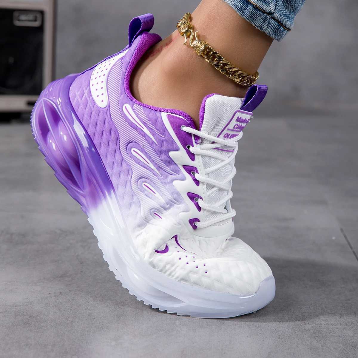 Running shoes for men and women lightweight mesh breathable comfortable flat soft tennis shoes couple air cushion sports shoes Z250930