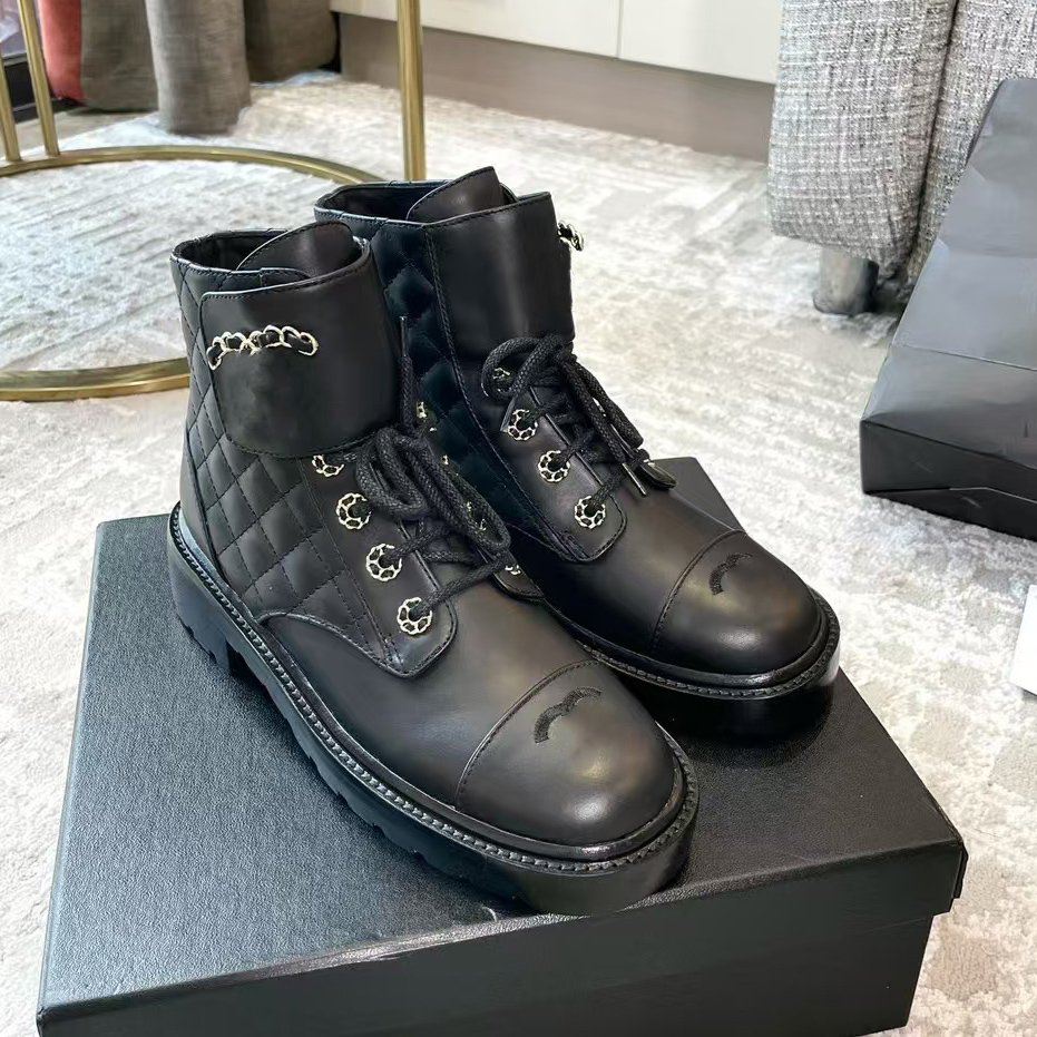 2025 Ankle Boots Women Womens high quality Leather boots Winter Round Toe Lace-up Short Boots Womens Platform Designer FF Boots Women luxury Shoes