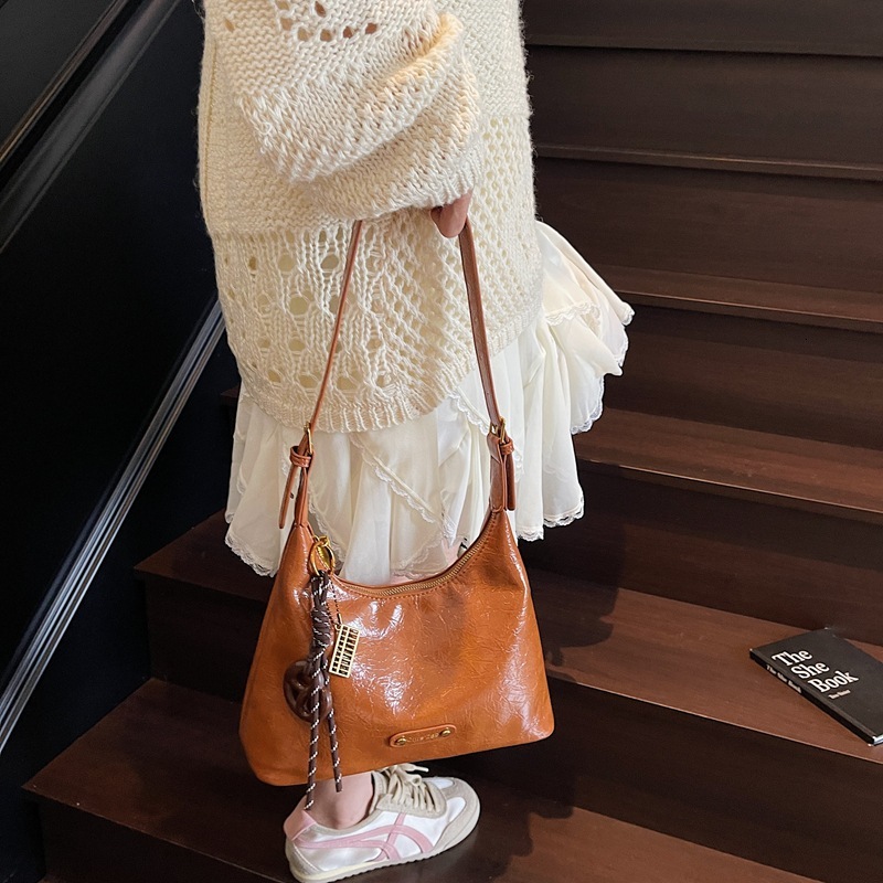 Cross border texture commuting shoulder bag, women's handbag, new multifunctional wallet, casual minimalist armpit bag, designer bag, crossbody b