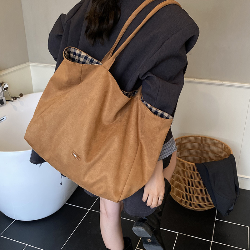 Ladies casual large capacity armpit bag autumn new suede handbag shoulder crossbody bag designer bag ladies Luxury bag shoulder bag Designer Bag