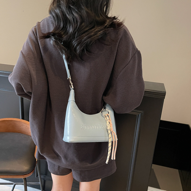 Women's New Fashionable Retro Luxury Bag Autumn/Winter Korean Style Bright Surface Simple Style Women's Solid Color Handbag Designer Bag
