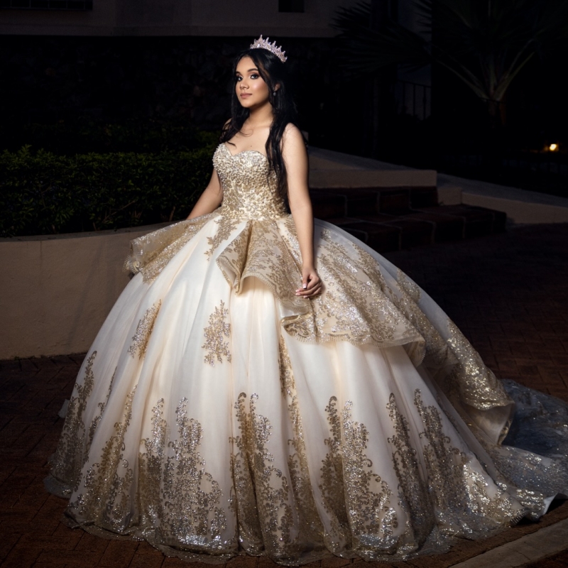 Champagne Shiny Quinceanera Dresses Off The Shoulder Gold Applique Lace Beading Tull Party Birthday Sweet 16 Dress Vestidos 15 De Anos