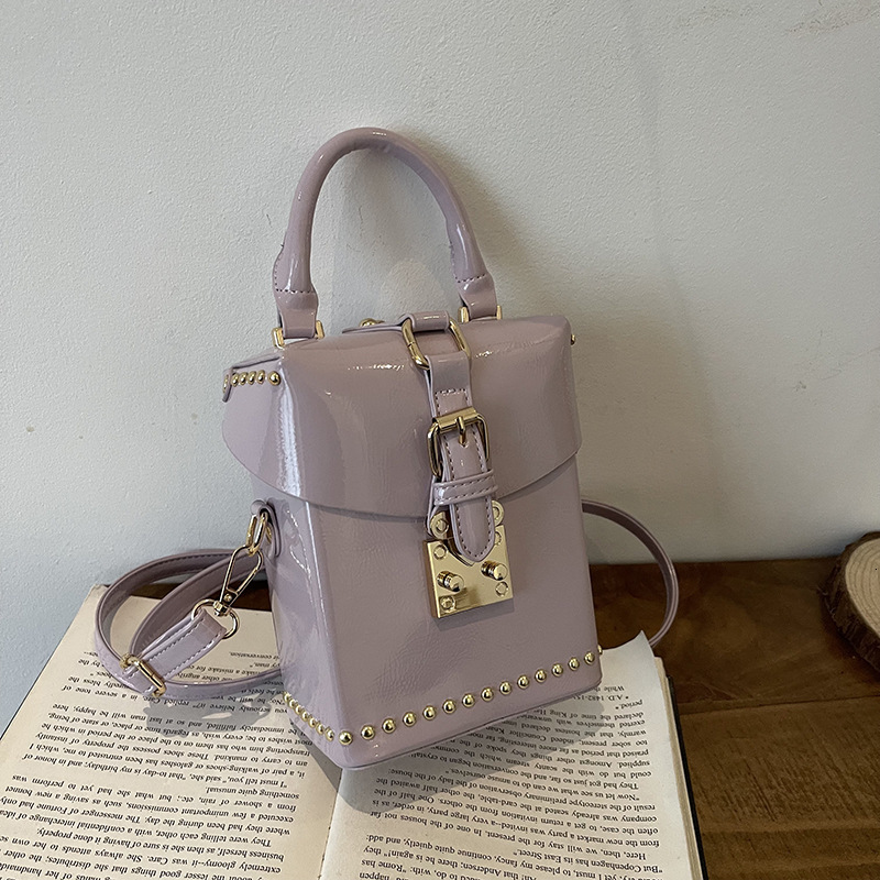 Autumn and Winter New Women's Handbag Fashion Trend Versatile Style Luxury Bag Solid Color Lacquer Leather Design Small Square Bag Designer Bag