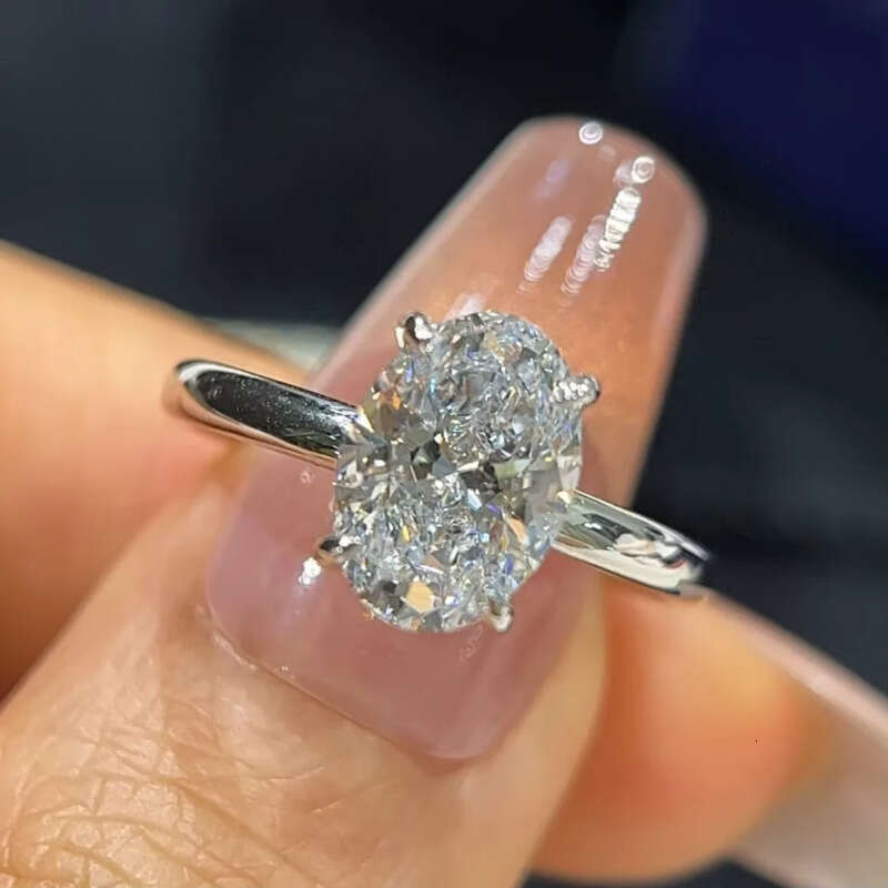 Oval Cut 2.00ct D-VVS1 Silicon Stone Interlocking Split Shank Diamond Ring