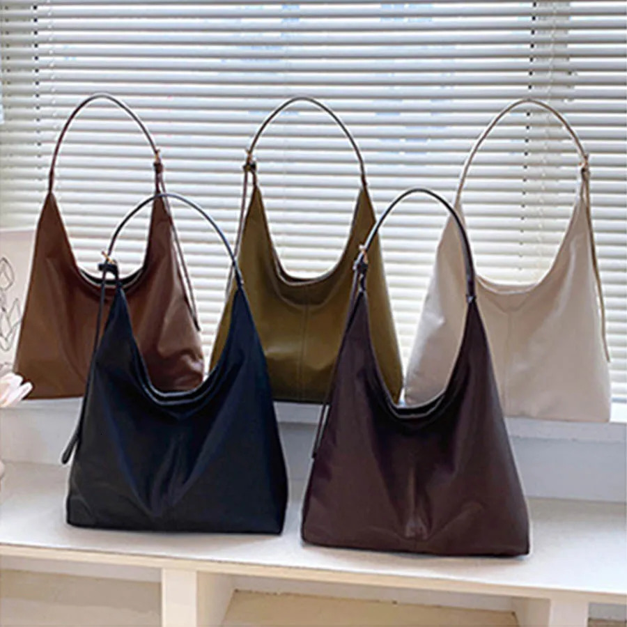 Trendy Casual Soft PU Womens Handbags Solid Color Large Capacity Female Shoulder Bag Retro Tote Bag For Commute Shopping 250929