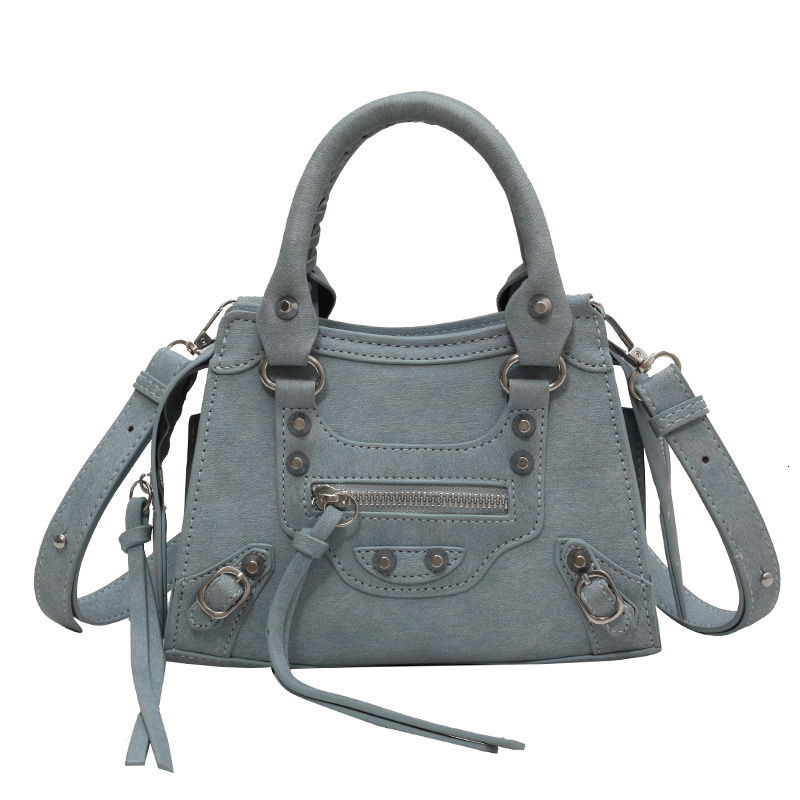 Hong Kong style retro style handbag autumn and winter new item women's spicy girl personality rivet luxury bag trendy designer bag