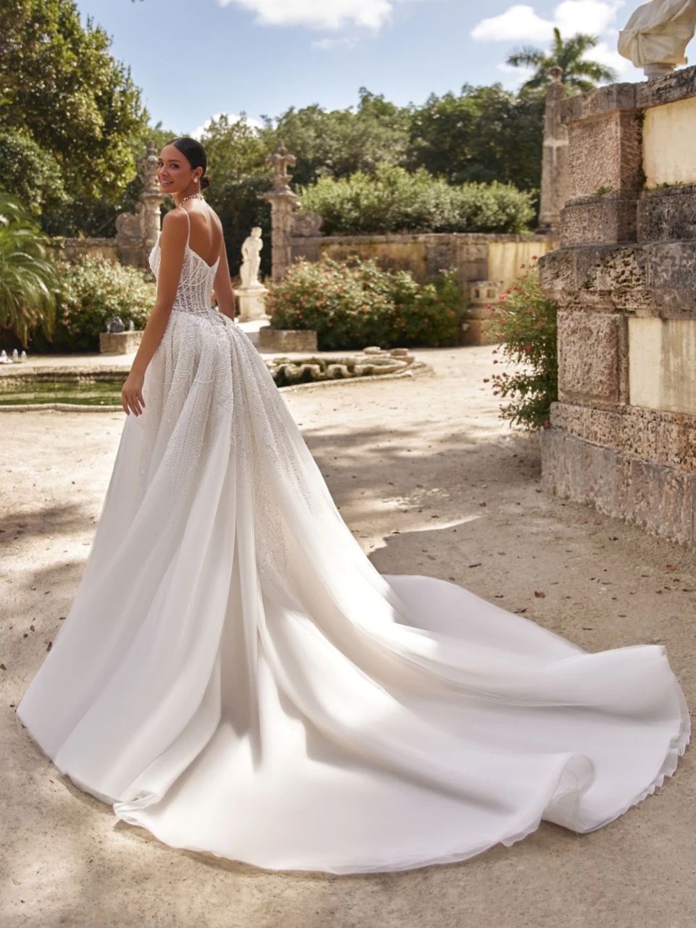 Gorgeous Wedding Dresses Pearls Spaghetti Straps Bridal Gowns Detachable Train See Through Sleeveless Mermaid Customized Vestidos De Novia Plus Size