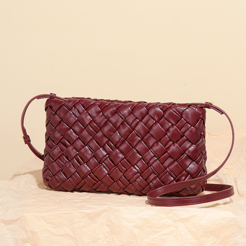 Classic New Woven for Women French Underarm Fashionable and Stylish Single Shoulder Crossbody Horizontal Small Square Phone Bag