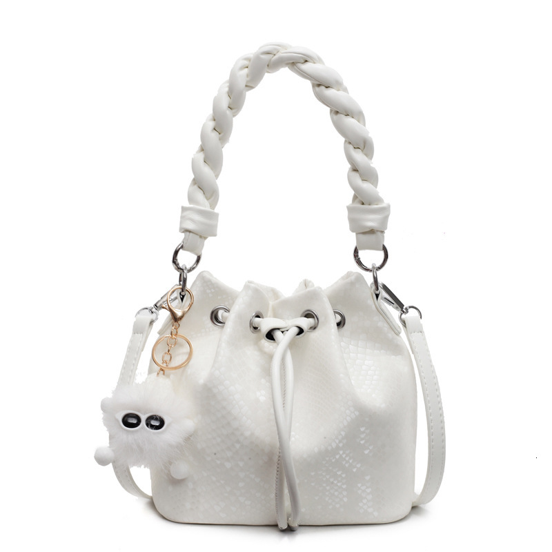 2025 Korean style new retro light luxury bag autumn and winter fashion trend style textured handbag women's shoulder bag designer bag