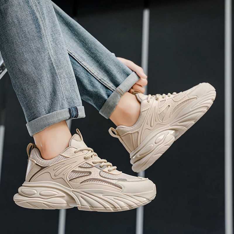 Mens light breathable casual sports shoes four seasons new soft sole antislip fashion outdoor running shoes students sneakers Z250930