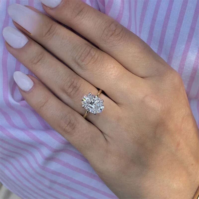 Oval Cut 2.00ct D-VVS1 Silicon Stone Interlocking Split Shank Diamond Ring