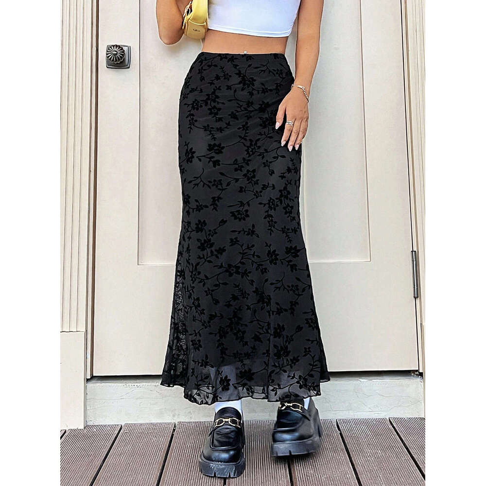 2025 Autumn New Dark Green Floral Half Casual Versatile Fish Tail Skirt Flaunts Elegant Figure