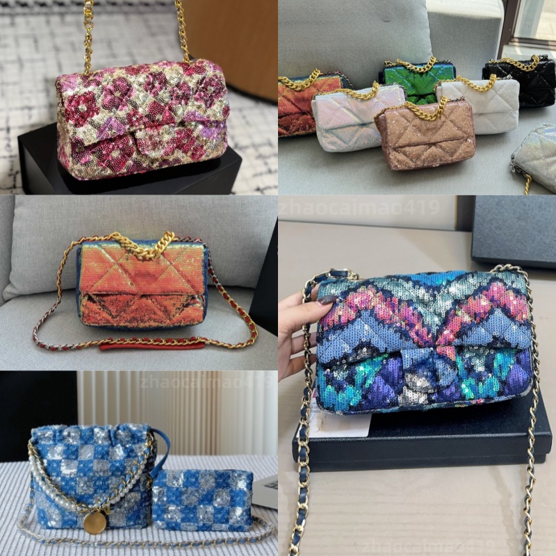 Female designer sequined shoulder bag, black sequined floral pattern decoration, golden hardware metal chain, unique two-color handbag, slanting handbag