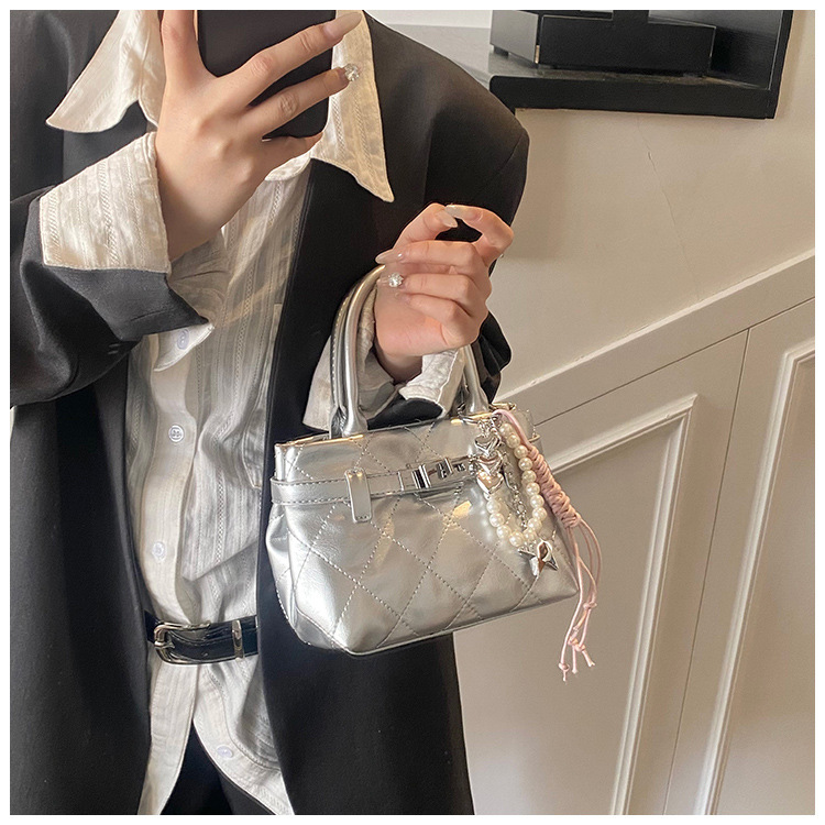 2025 Autumn/Winter New French Retro Luxury Bag Fashion Bucket Bag Pearl Chain Design Texture Versatile Handbag Designer Bag